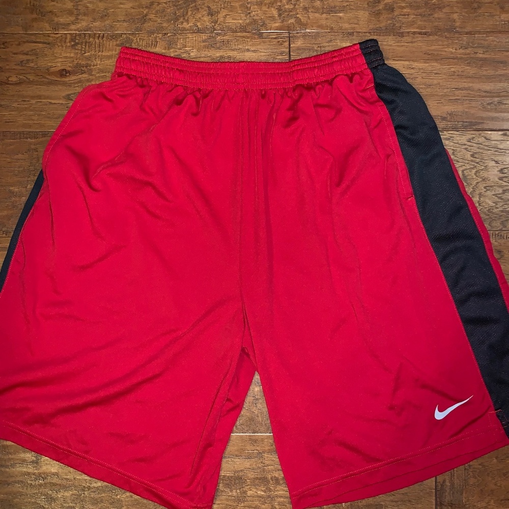Nike Dri-Fit Men's Medium Shorts Red
